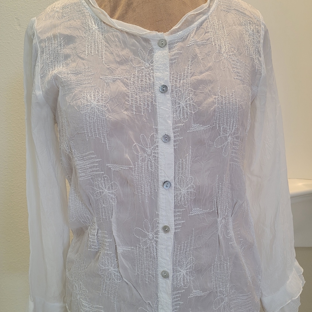 JJILL beautiful white rayon blouse. Size L